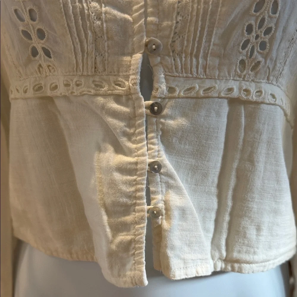 Free People Joi Eyelet Cropped Blouse size Small Off White